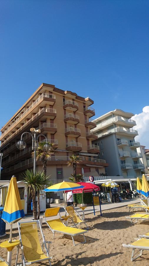 Condominio Union Lido di Jesolo Esterno foto