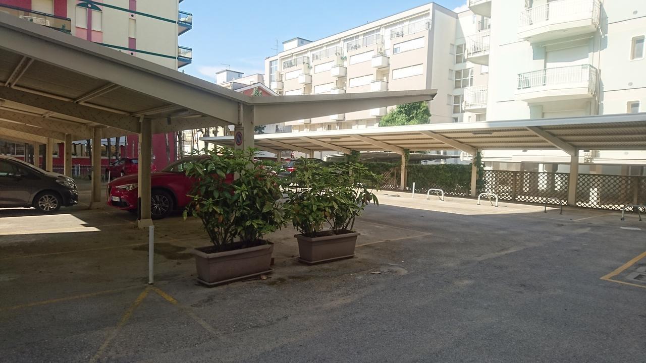 Condominio Union Lido di Jesolo Esterno foto